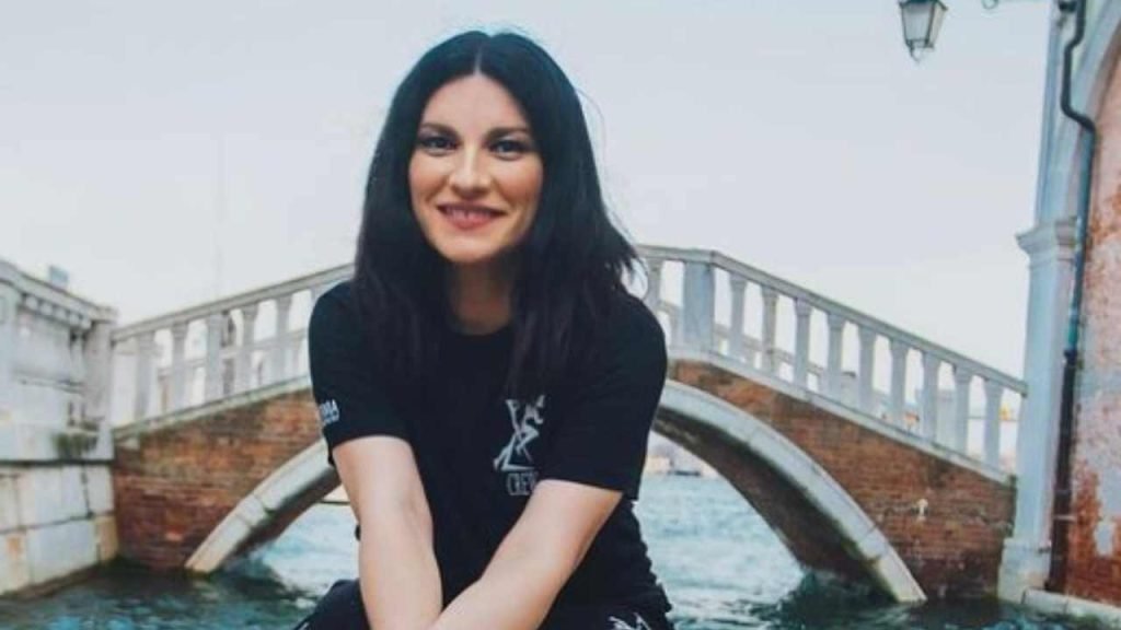 Laura Pausini e la rivelazione hot, a lei piacciono con il pelo