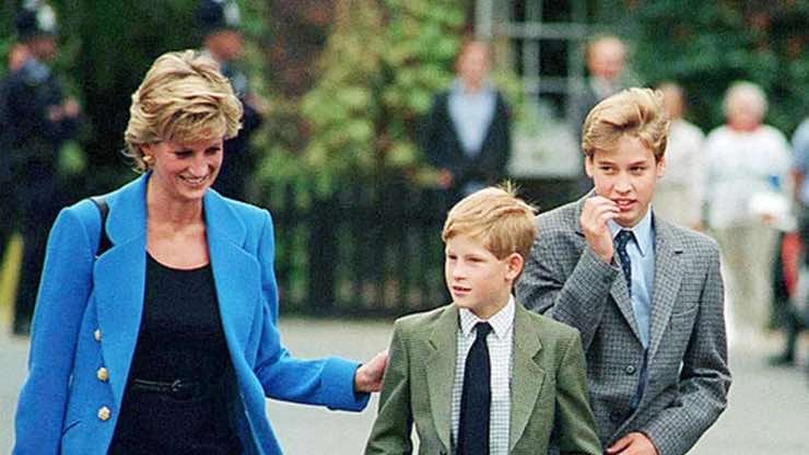 William e Harry con loro mamma Lady Diana - fonte_web - newscinema.it