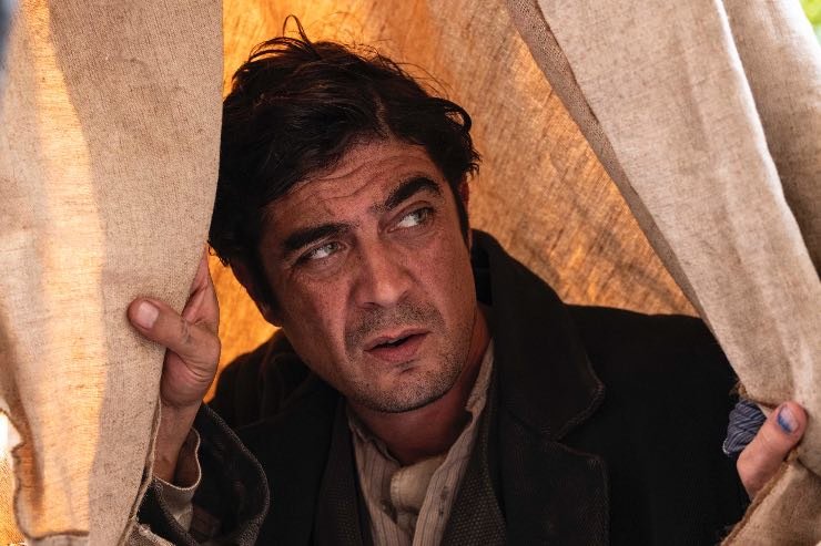 Modi Riccardo Scamarcio